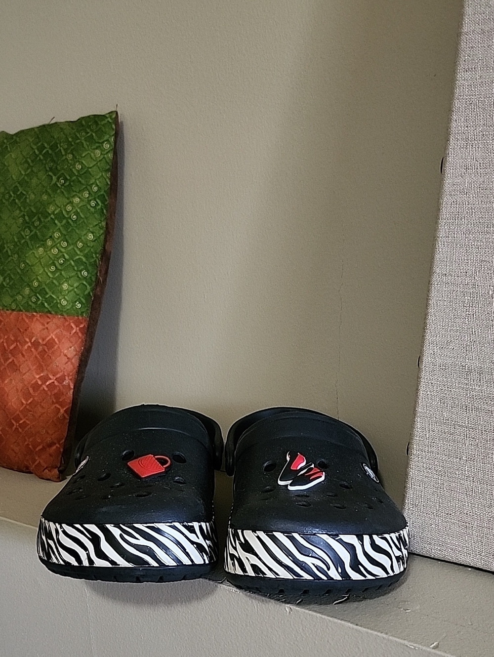 Crocs - Picture 1 of 7